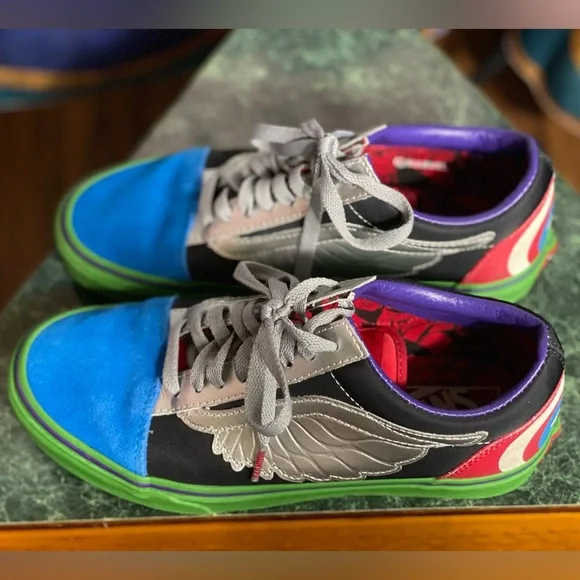 🏁Captain America - Marvel Avengers Collectible Vans 🦅 - Picture 4 of 6